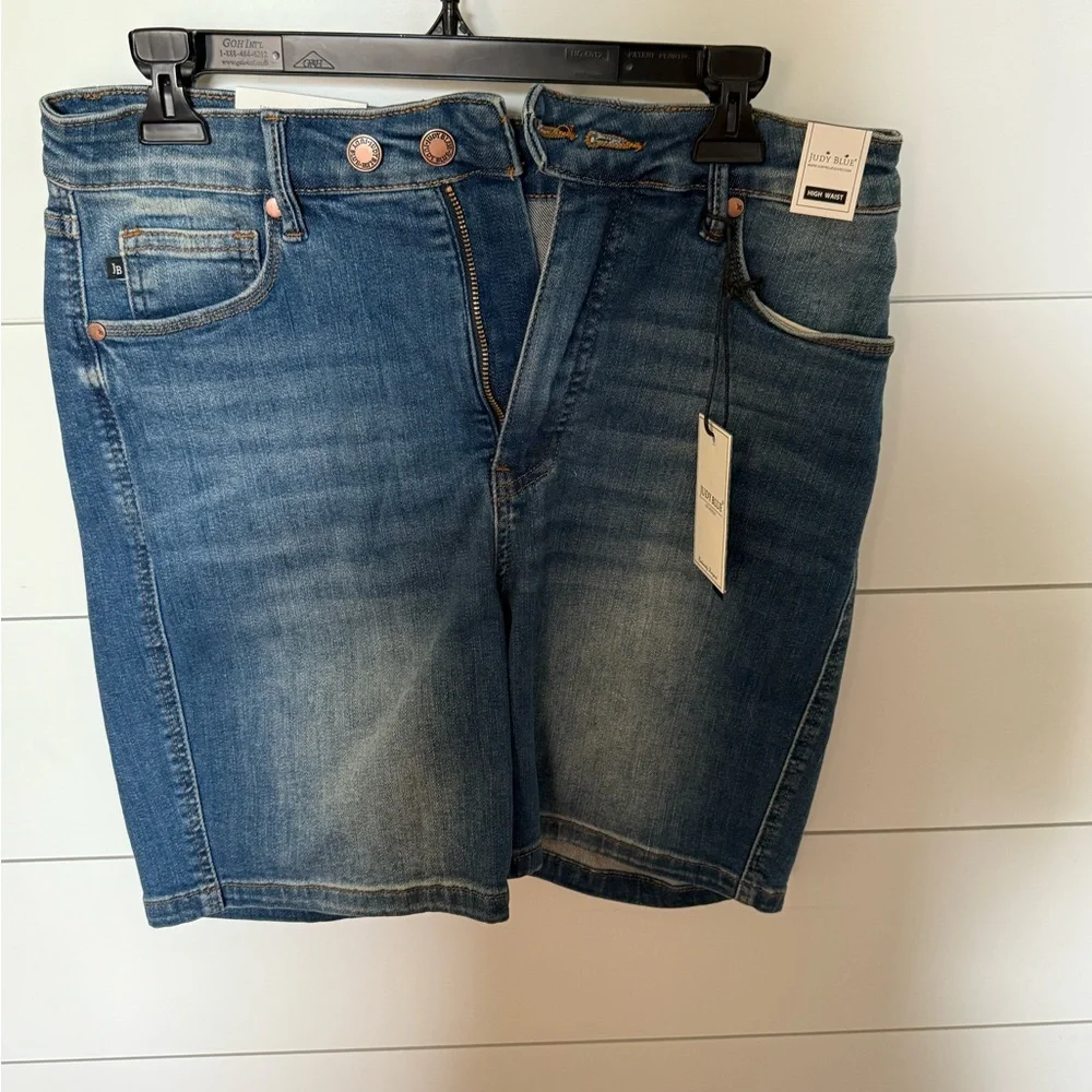 NWT high rise Judy Blue size large women’s denim shorts (longer inseam) - Picture 3 of 6